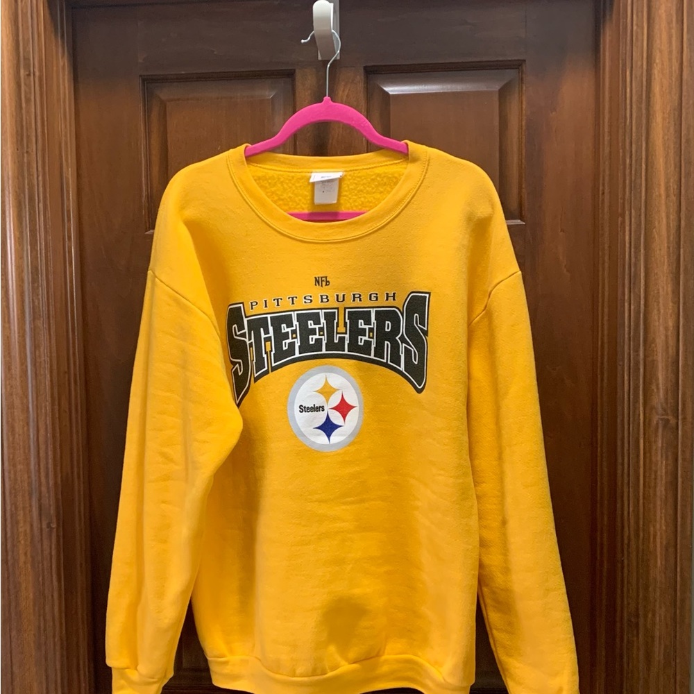 Steelers Sweatshirt. Size large.